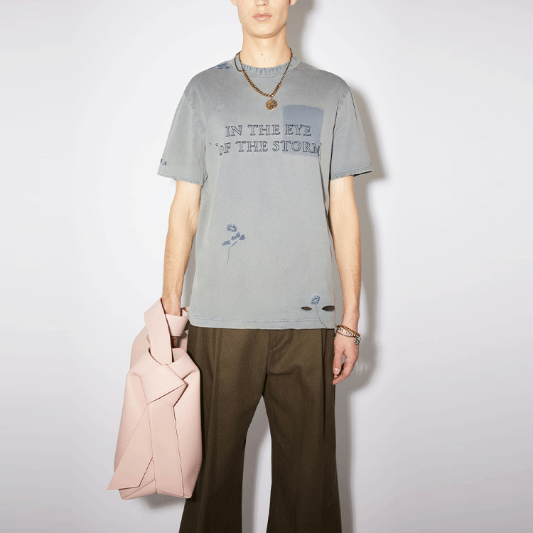 Shop Acne Studios SS22 蓝色破洞刺绣标志圆领T恤。 BL0308-822