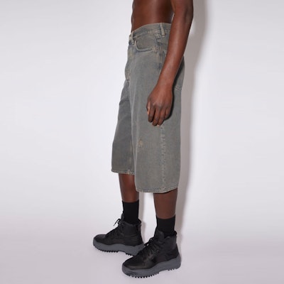 Acne Studios SS22 Distressed Denim Shorts Blue. BE0110-AFY Purchase Acne Studios SS22 Distressed Denim Shorts Blue. BE0110-AFY
