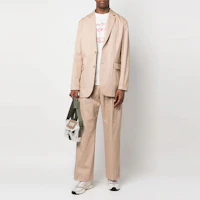 Shop Acne Studios SS22 直筒休閒長褲 卡其色。 BK0462-AEK
