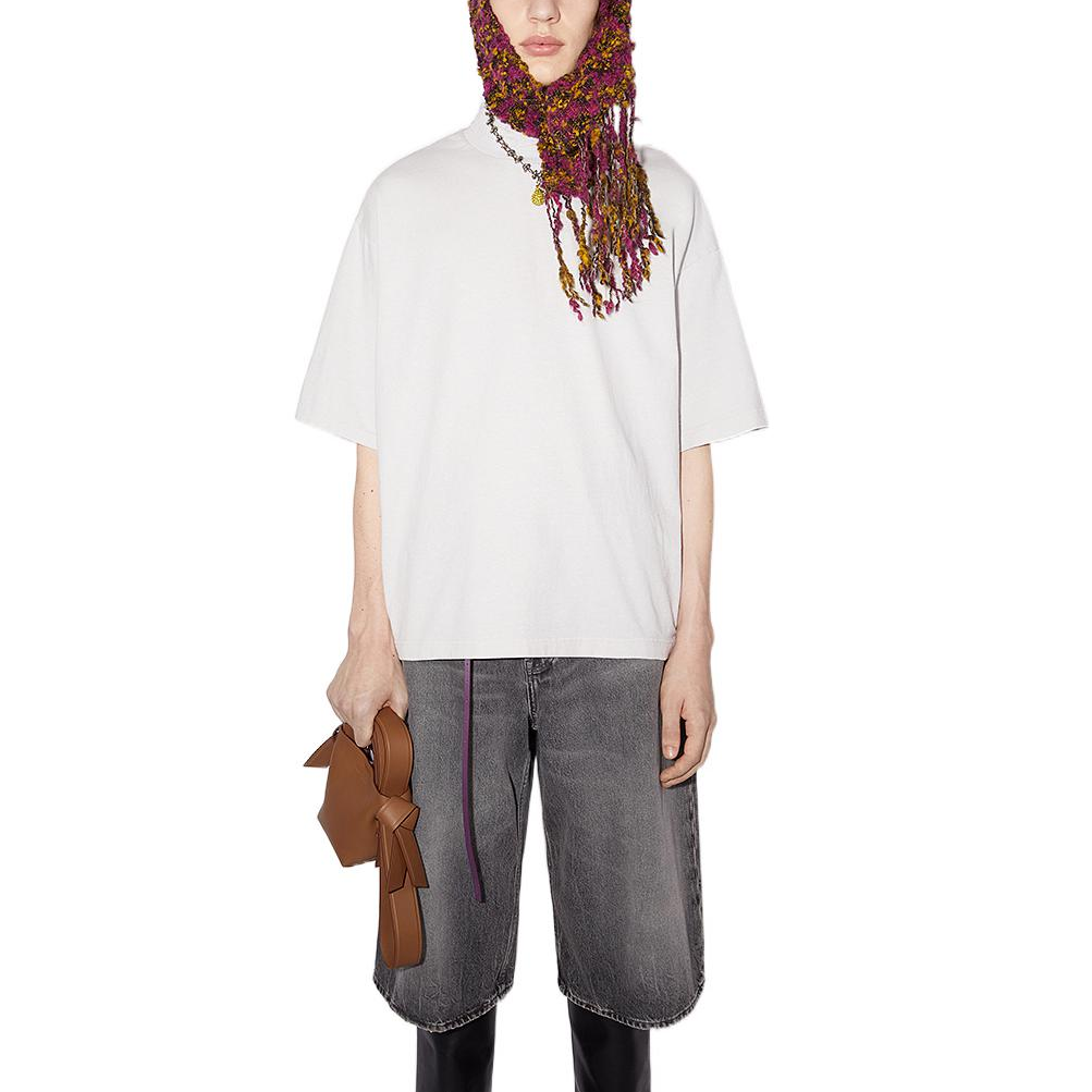 Lookbook Acne Studios SS22 Camiseta Blanca Ajustada Cuello Alto Manga Corta Loose Fit BL0328-AEH