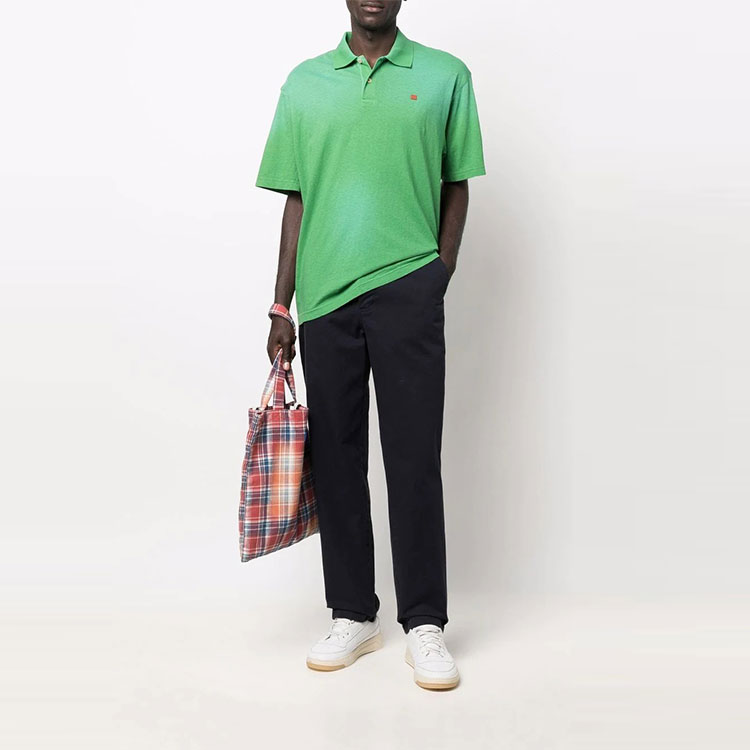 Lookbook Polo Unisex Acne Studios SS22 Verde Desgastado con Parche de Cara. CL0116-CA4
