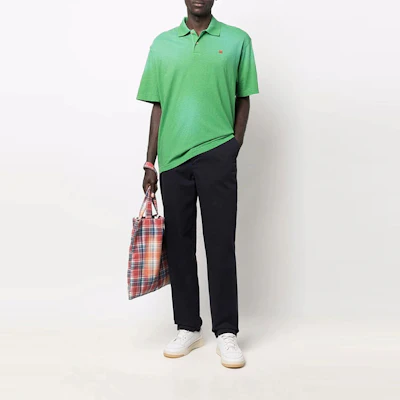 Polo Unisex Acne Studios SS22 Verde Desgastado con Parche de Cara. CL0116-CA4 Lookbook Polo Unisex Acne Studios SS22 Verde Desgastado con Parche de Cara. CL0116-CA4