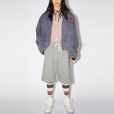 Acne Studios SS22 Unisex Cotton Drawstring Sweat Shorts in Light Heather Grey. CE0015-X92 Shop Acne Studios SS22 Unisex Cotton Drawstring Sweat Shorts in Light Heather Grey. CE0015-X92