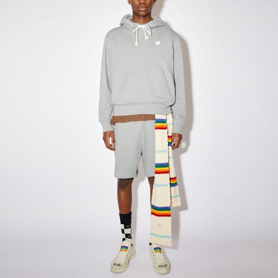 Acne Studios SS22 Unisex Face Patch Sweatshirt Abu-abu. CI0107-X92 Lookbook Acne Studios SS22 Unisex Face Patch Sweatshirt Abu-abu. CI0107-X92