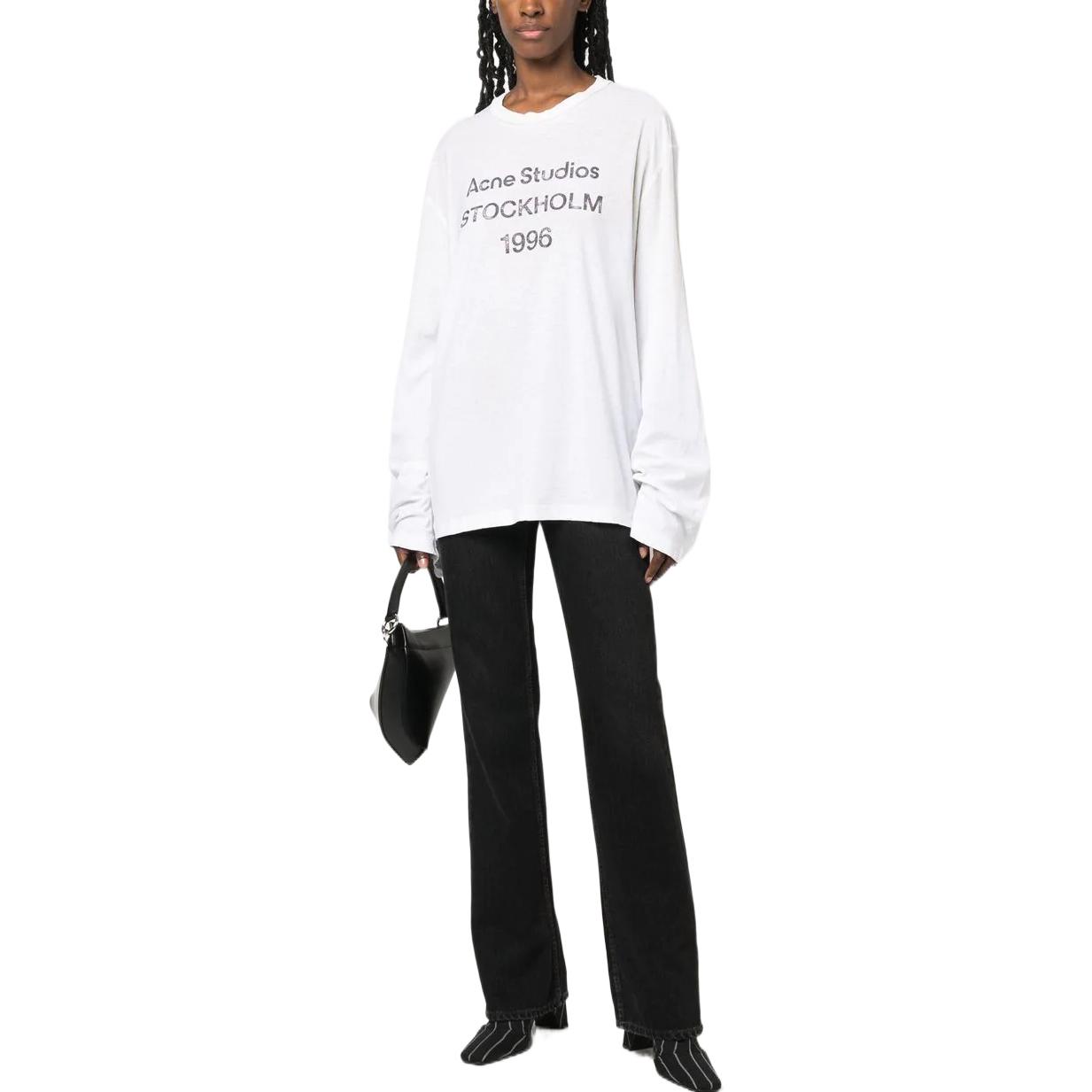 Lookbook Acne Studios SS23 Camiseta Logo Vintage Manga Larga Blanco Sucio Unisex. CL0197-DC6