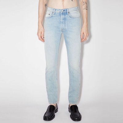 アクネ ストゥディオズ SS23 ライトブルー ミッドライズ テーパード スリムフィット ジーンズ B00297-228 Lookbook アクネ ストゥディオズ SS23 ライトブルー ミッドライズ テーパード スリムフィット ジーンズ B00297-228