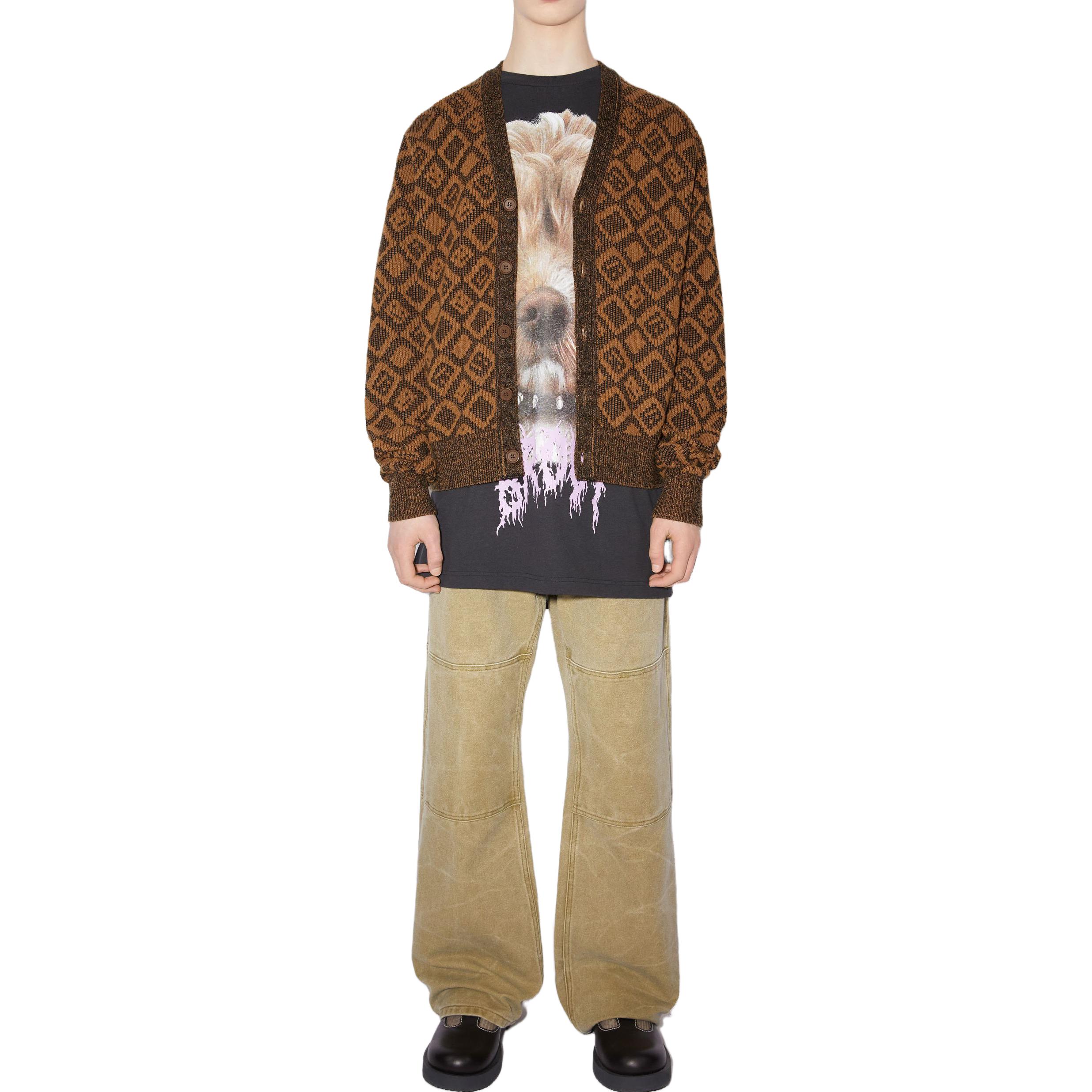 Lookbook Acne Studios SS23 Sweater Rajutan Coklat Unisex dengan Corak Wajah. C60070-DFI