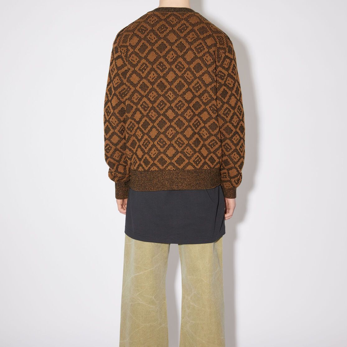 Shop Acne Studios SS23 Sweater Rajutan Coklat Unisex dengan Corak Wajah. C60070-DFI