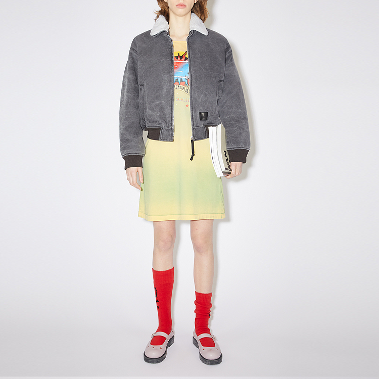 Lookbook Acne Studios SS23 Jaket Denim Unisex Dengan Kolar Boleh Datek, Kelabu Arang. C90120-AFH