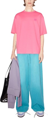 Acne Studios SS23 粉色笑臉標誌男女同款圓領T恤。 CL0206-ACV Lookbook Acne Studios SS23 粉色笑臉標誌男女同款圓領T恤。 CL0206-ACV