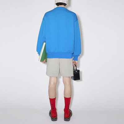 Acne Studios SS23 男女徽章標誌寶石藍色套頭衫毛衣。 CI0120-CS0 Purchase Acne Studios SS23 男女徽章標誌寶石藍色套頭衫毛衣。 CI0120-CS0
