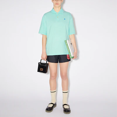 Acne Studios SS23 Unisex Faded Face Patch Polo Shirt Hijau Laut. CL0116-BM7 Lookbook Acne Studios SS23 Unisex Faded Face Patch Polo Shirt Hijau Laut. CL0116-BM7