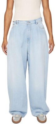 アクネ ストゥディオズ SS24 ハイウエスト ウォッシュド ルーズフィット ジーンズ ライトブルー B00335-228 Lookbook アクネ ストゥディオズ SS24 ハイウエスト ウォッシュド ルーズフィット ジーンズ ライトブルー B00335-228