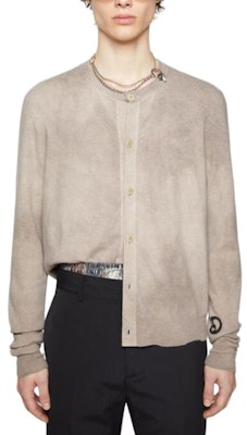 아크네 스튜디오 SS24 루즈핏 크루넥 가디건 레트로 베이지 스웨터. B60323-DLP Lookbook 아크네 스튜디오 SS24 루즈핏 크루넥 가디건 레트로 베이지 스웨터. B60323-DLP