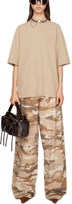 Acne Studios SS24 Unisex Celana Longgar Camo Rhinestone Logo Coklat Cocoa. CK0106-CA8 Lookbook Acne Studios SS24 Unisex Celana Longgar Camo Rhinestone Logo Coklat Cocoa. CK0106-CA8