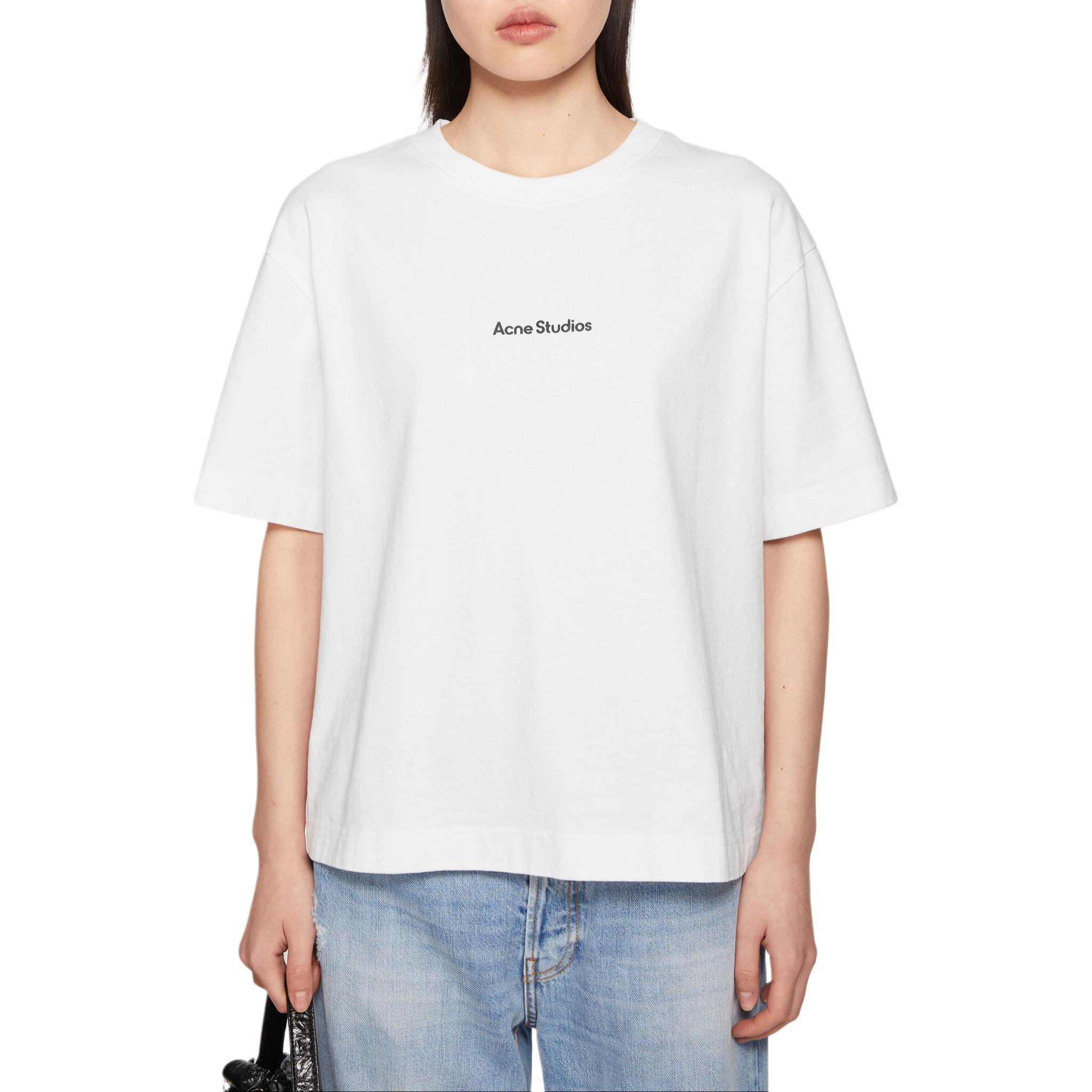 Lookbook Acne Studios 男女款白色圆领logo短袖休闲T恤。 CL0275-183