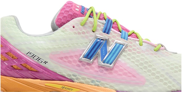 Action Bronson x New Balance 1906R 'Rosewater' Sepatu Pria M1906RKL Order Action Bronson x New Balance 1906R 'Rosewater' Sepatu Pria M1906RKL