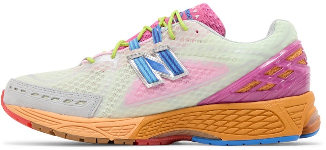 Action Bronson x New Balance 1906R 'Rosewater' Sepatu Pria M1906RKL Lookbook Action Bronson x New Balance 1906R 'Rosewater' Sepatu Pria M1906RKL