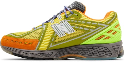 Action Bronson x New Balance 1906R 'Scorpius' Sneakers Pria M1906RBR Lookbook Action Bronson x New Balance 1906R 'Scorpius' Sneakers Pria M1906RBR