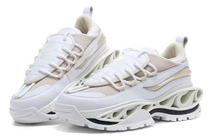 Lookbook Acupuncture ''Weiße Dad Schuhe'' T21S920430