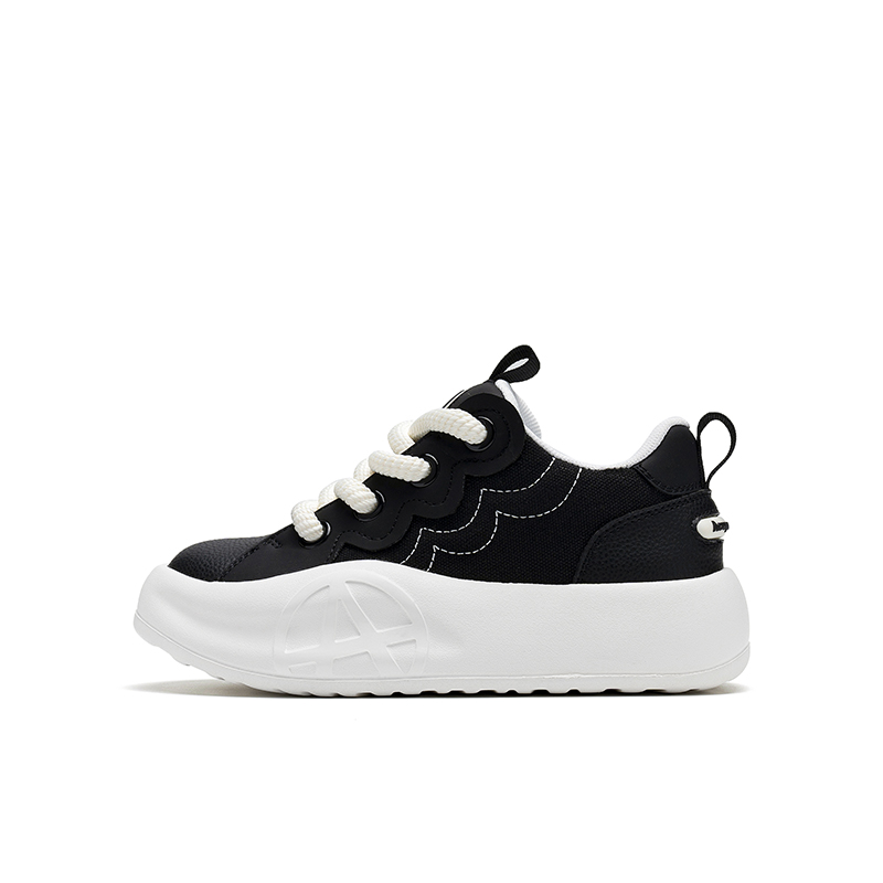 Acupuncture Retro Black Casual Low-Top Shoes with Bear Sole and Thick Bottom DdAC013
