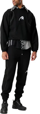 아더에러 로고 크루넥 긴팔 맨투맨 블랙 BMADSSSW0101 Lookbook 아더에러 로고 크루넥 긴팔 맨투맨 블랙 BMADSSSW0101