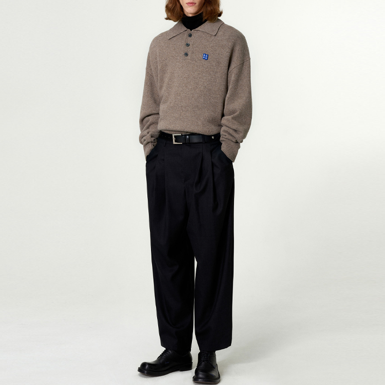 Shop ADER ERROR 男女同款宽松落肩毛衣 浅棕色 BM42FYKT0106BG