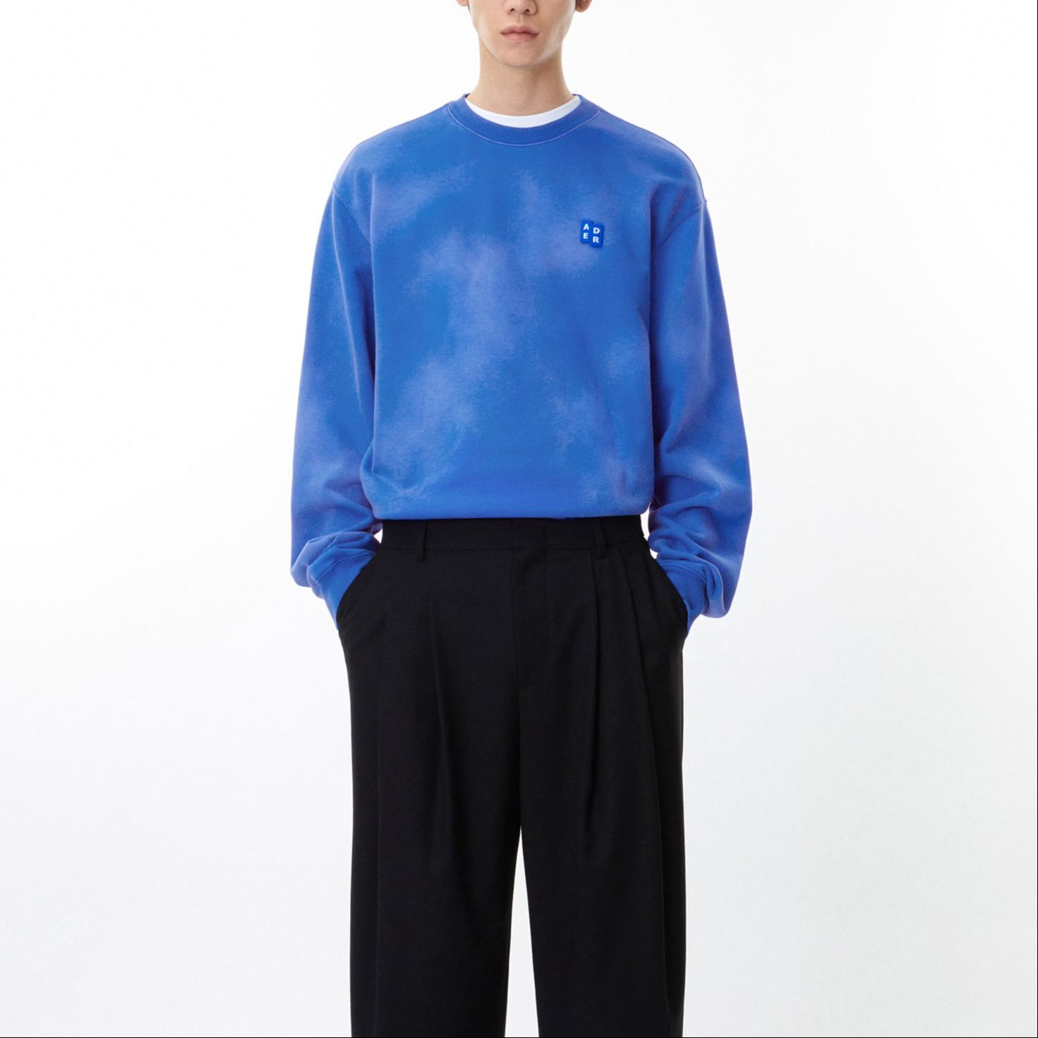 Shop ADER ERROR Baju Crewneck Tie-Dye Oversized Biru. BM42SW0110BL