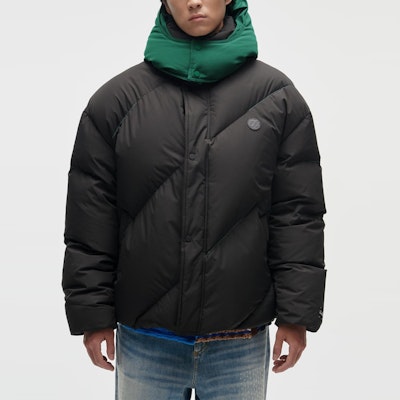 ADER ERROR x ZARA Jaket Puffer Hood Boleh Tanggal Unisex Hitam. 518048800 Details for ADER ERROR x ZARA Jaket Puffer Hood Boleh Tanggal Unisex Hitam. 518048800