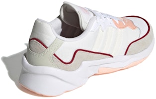 阿迪达斯 20-20 FX ‘炫粉’ 运动鞋 EG7549 Lookbook 阿迪达斯 20-20 FX ‘炫粉’ 运动鞋 EG7549