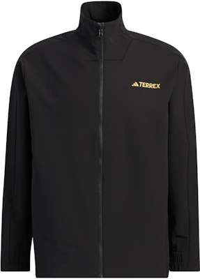 Chaqueta roja impermeable y transpirable adidas Softshell 3 en 1 Unisex Senderismo. IC4948 Lookbook Chaqueta roja impermeable y transpirable adidas Softshell 3 en 1 Unisex Senderismo. IC4948