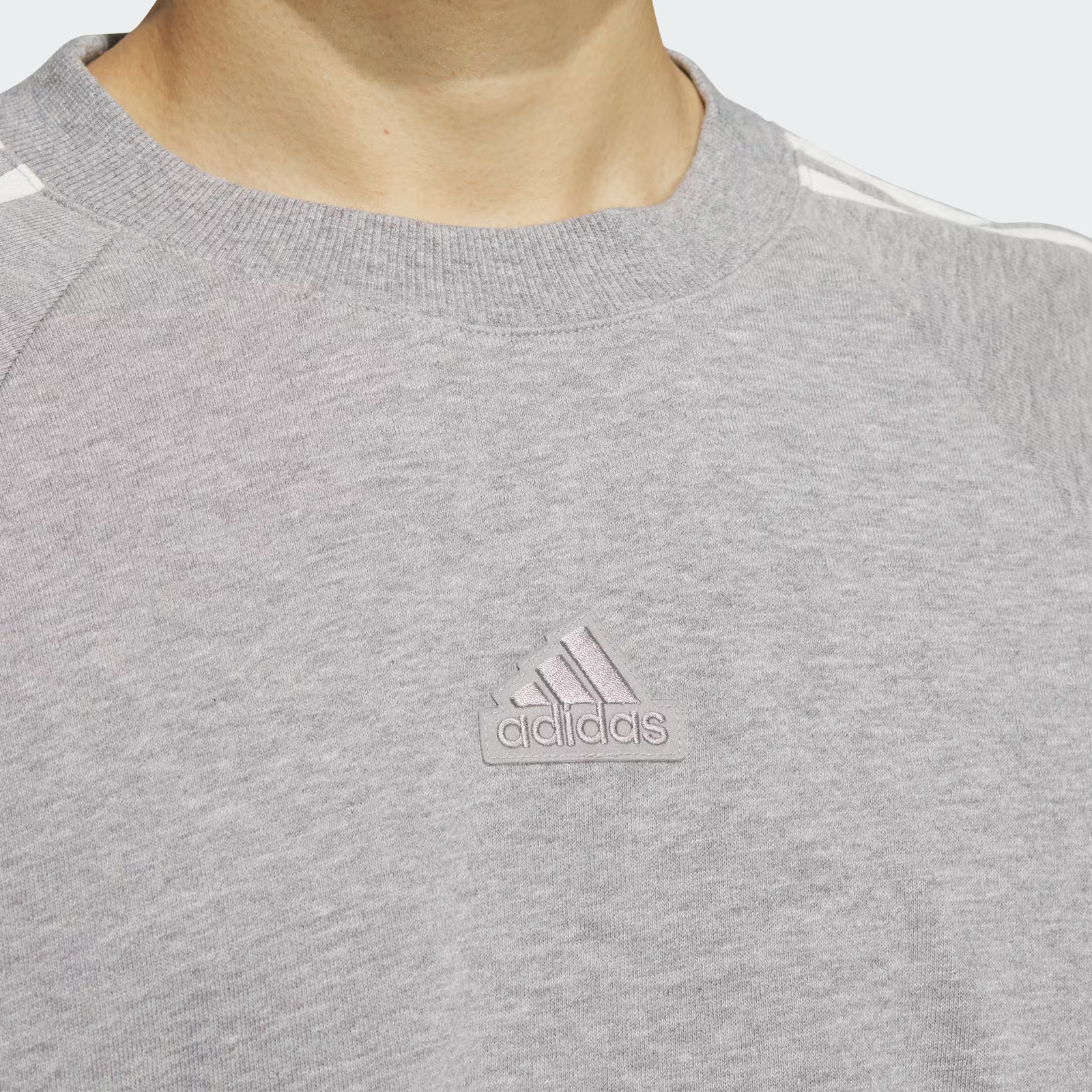Details for アディダス 3ストライプ クルースウェット グレー - ソフトで快適なスポーティカジュアル JI6642