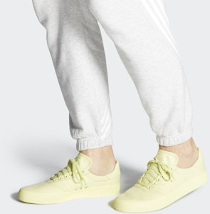 adidas 3MC 'Kuning Pudar' EG2753 Sizing adidas 3MC 'Kuning Pudar' EG2753