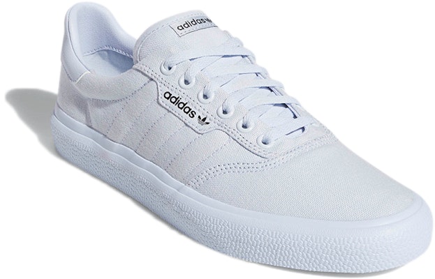 阿迪达斯 3MC Vulc '天空蓝' DB3109 Lookbook 阿迪达斯 3MC Vulc '天空蓝' DB3109