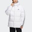 Shop adidas 3ST 白色羽絨連帽冬季外套 休閒運動裝 H20755