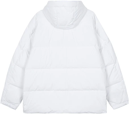 阿迪达斯600蓬羽绒服带侧条纹连帽运动风格. IT8731 Lookbook 阿迪达斯600蓬羽绒服带侧条纹连帽运动风格. IT8731