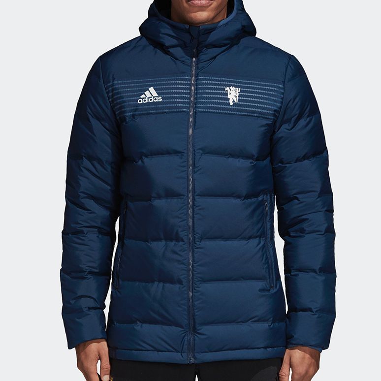 Shop 아디다스 블루 프린트 후드 다운 재킷 겨울용 따뜻함. CY6115
