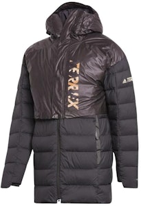 Chaqueta adidas marrón acolchada larga con capucha de algodón y diseño patchwork. FT9674 Buy Chaqueta adidas marrón acolchada larga con capucha de algodón y diseño patchwork. FT9674