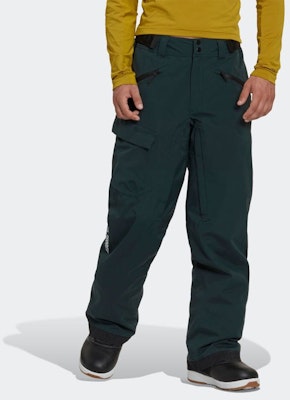 adidas 綠色休閒寬鬆長褲附側邊條紋口袋 HI5524 Shop adidas 綠色休閒寬鬆長褲附側邊條紋口袋 HI5524