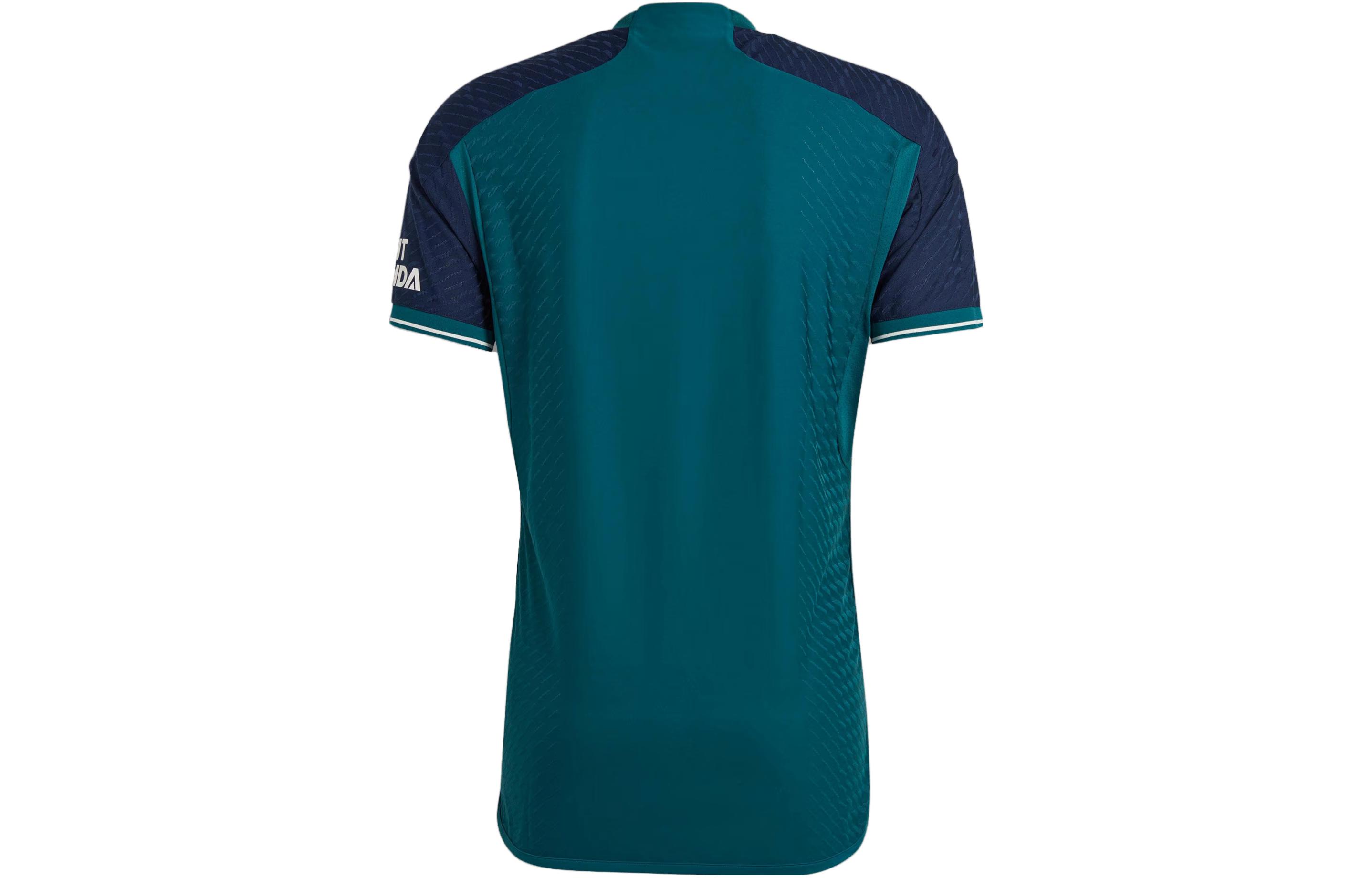 Lookbook adidas 復古字母印花短袖足球運動衫 IN1603