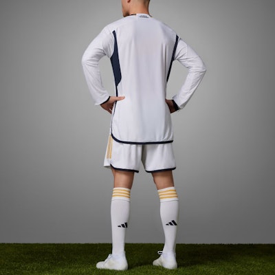 adidas Jersi Bola Lengan Panjang Berjalur dengan Cetakan Huruf. IA9978 Purchase adidas Jersi Bola Lengan Panjang Berjalur dengan Cetakan Huruf. IA9978