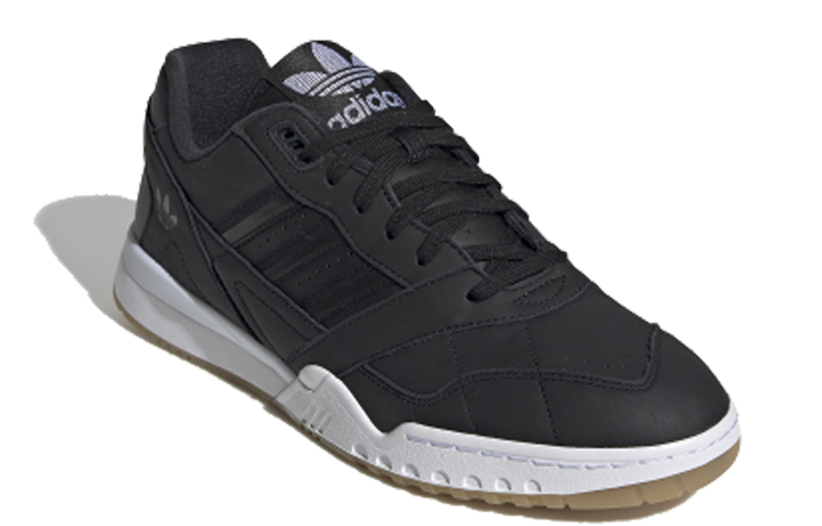 Lookbook adidas A.R. Trainer Core Hitam EE5404