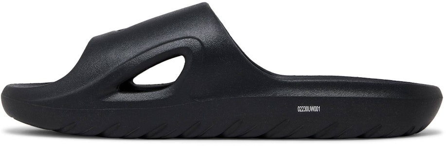 アディキャン スライド "カーボンブラック" HQ9915 Lookbook アディキャン スライド "カーボンブラック" HQ9915