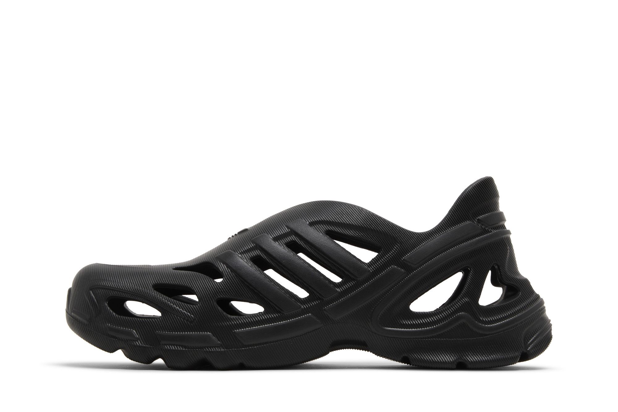 Lookbook adidas adiFOM Supernova ''Triple Black'' sneakers IF3915