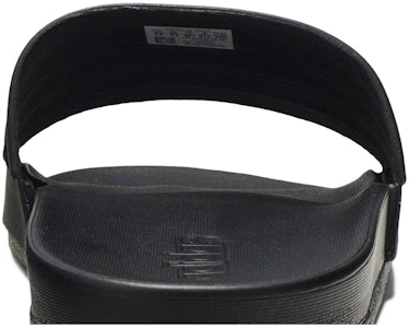 adidas Adilette Cloudfoam Plus Mono Sandal 'Hitam' S82137 Sizing adidas Adilette Cloudfoam Plus Mono Sandal 'Hitam' S82137