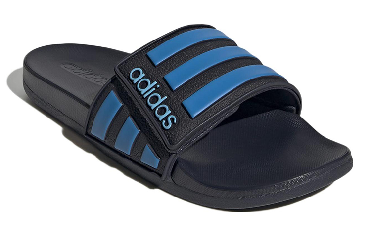 Lookbook adidas Adilette 舒適調整運動拖鞋 黑藍