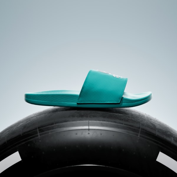 Lookbook Adidas Adilette 舒適汽車賽車聯名拖鞋 薄荷綠/雲白 KI6072