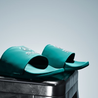 Adidas Adilette 舒適汽車賽車聯名拖鞋 薄荷綠/雲白 KI6072 1