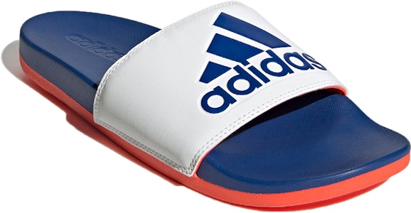 阿迪達斯 Adilette 舒適拖鞋「白色/皇家藍/太陽紅」GV9695 Lookbook 阿迪達斯 Adilette 舒適拖鞋「白色/皇家藍/太陽紅」GV9695