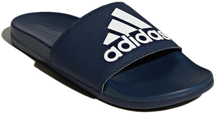 adidas Adilette Comfort Slides 'Hitam Putih' Sandal Santai AC8329 Lookbook adidas Adilette Comfort Slides 'Hitam Putih' Sandal Santai AC8329